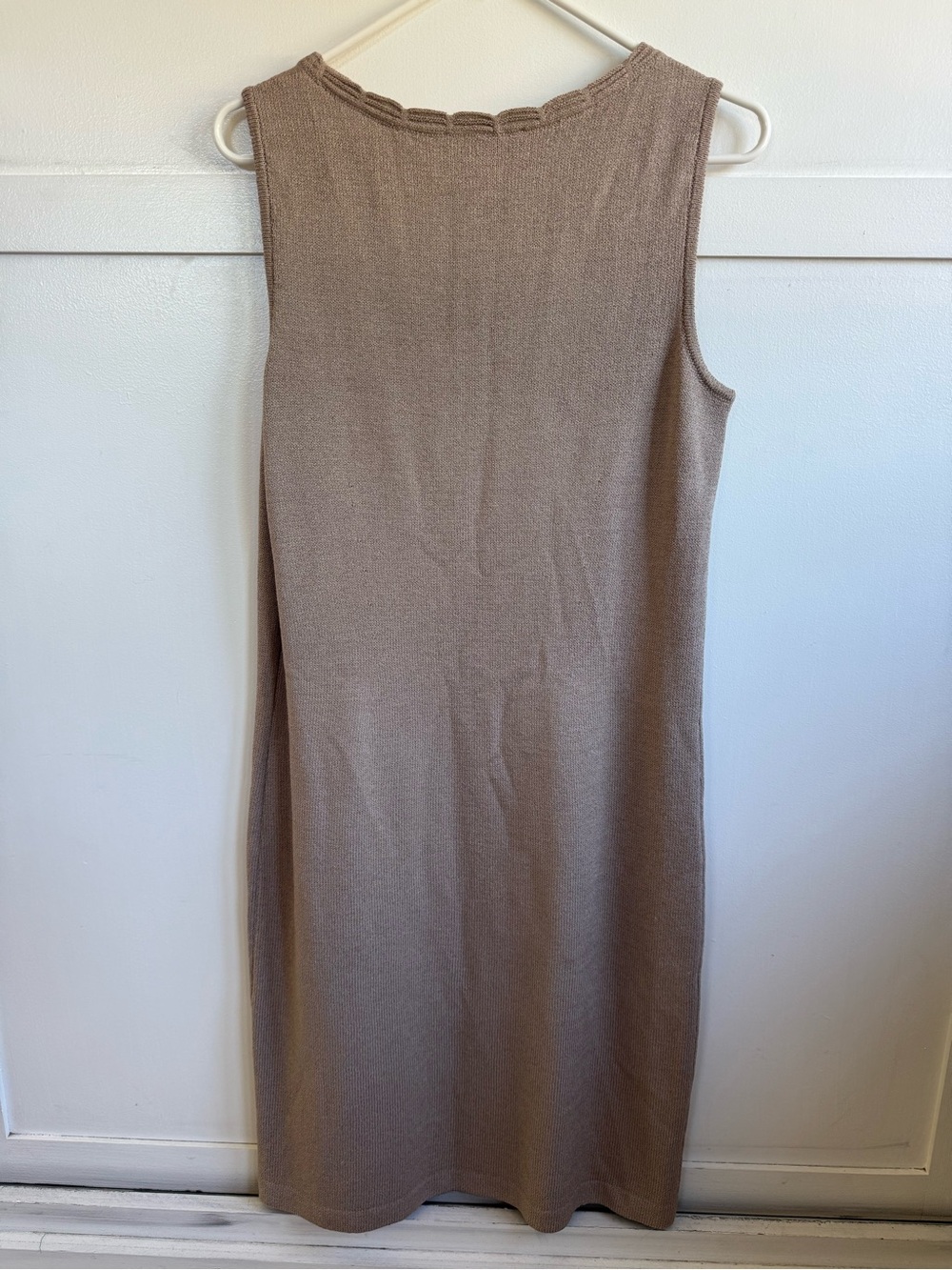 St. John Collection Tan Santana Knit Tank Dress Size 8 Mid-Length Bodycon Sheath - Picture 7 of 9